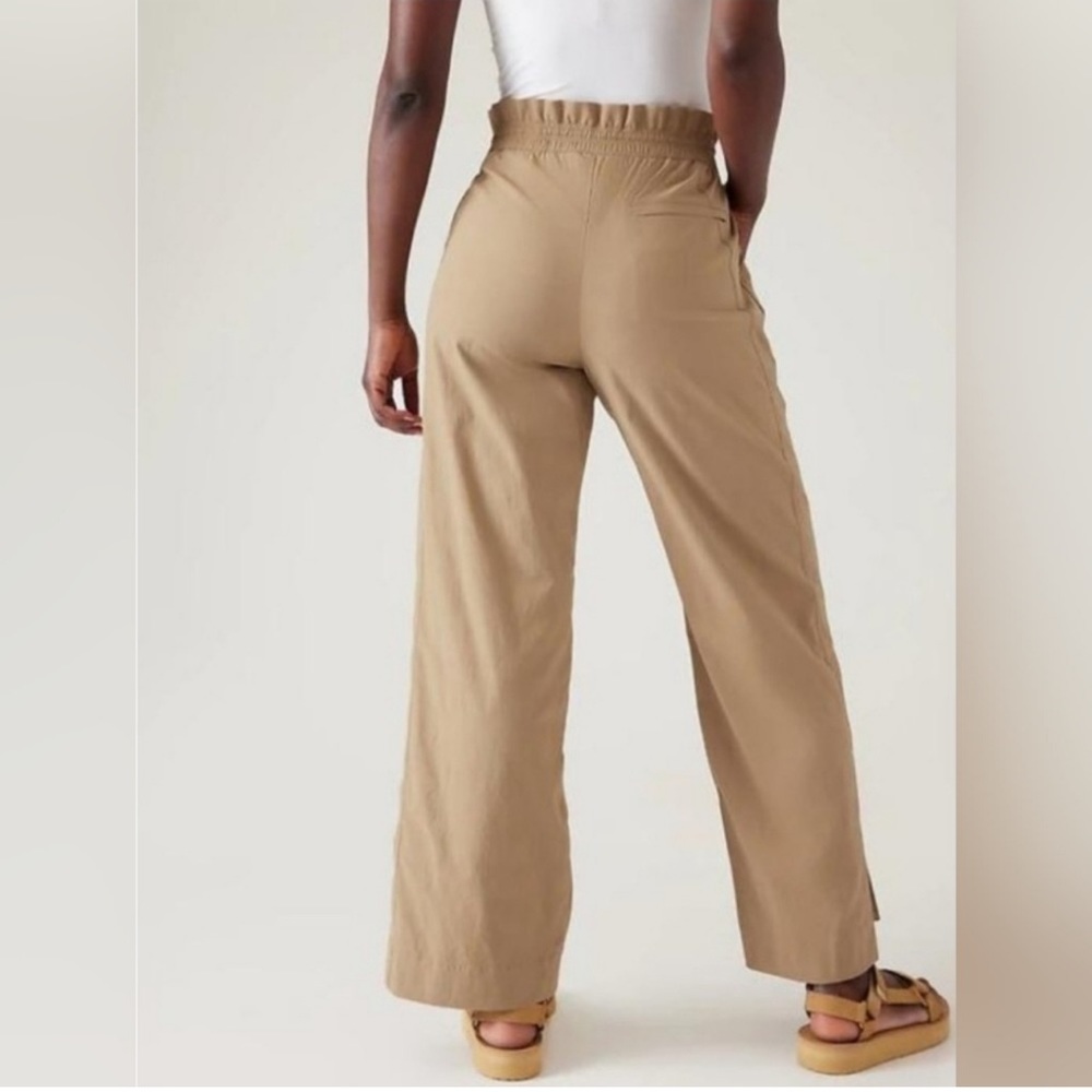 Athleta Women’s Tan Trekkie Wide Big Sur Pull On Pants Athletic Workout Hiking